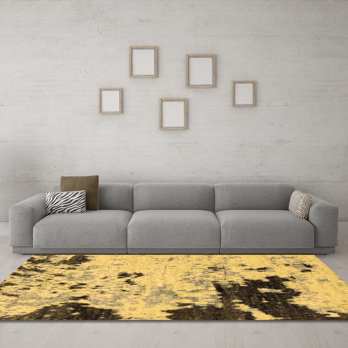 Machine Washable Abstract Brown Modern Rug in a Living Room,, wshabs2569brn