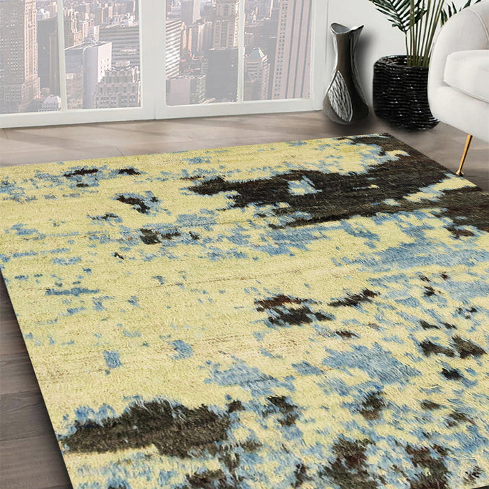 Machine Washable Abstract Brown Gold Rug in a Family Room, wshabs2569