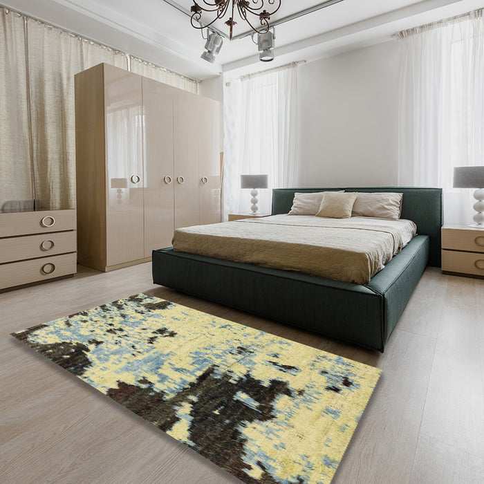 Abstract Brown Gold Modern Rug in a Bedroom, abs2569