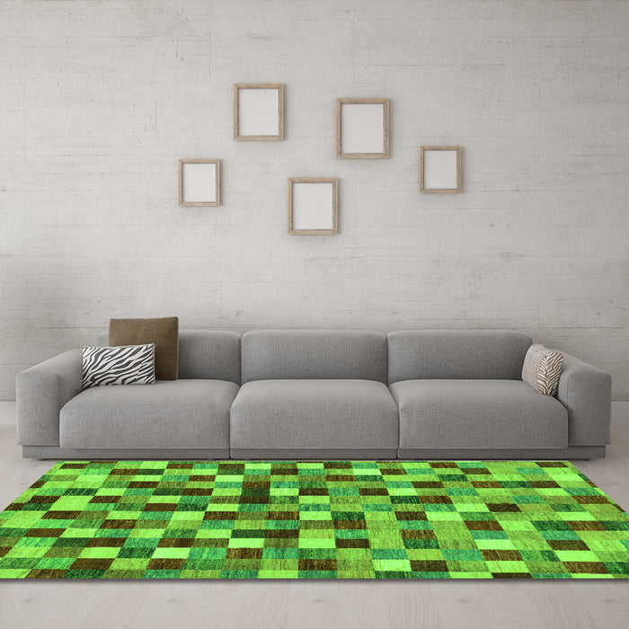 Machine Washable Checkered Green Modern Area Rugs in a Living Room,, wshabs256grn