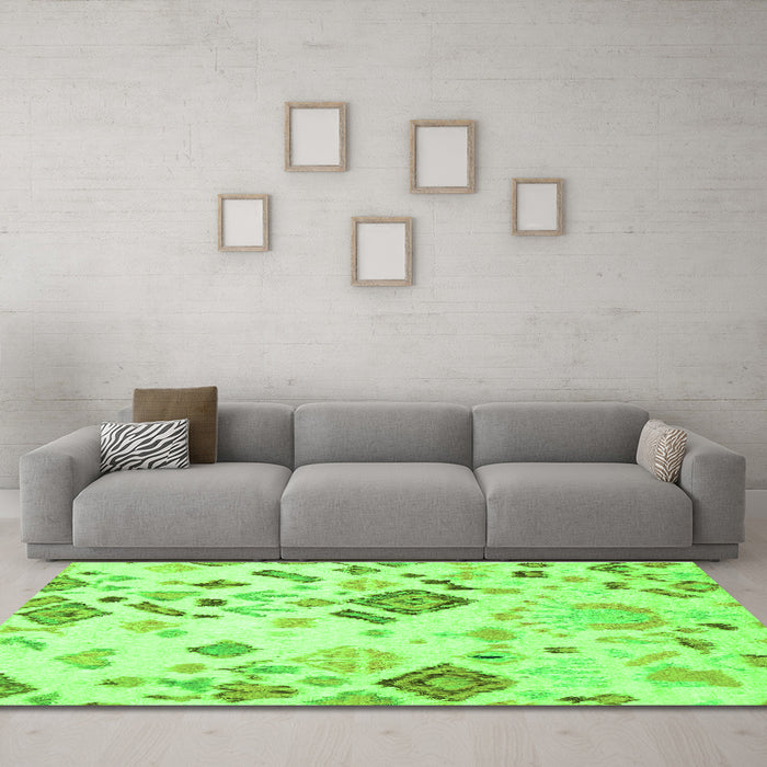 Machine Washable Abstract Green Modern Area Rugs in a Living Room,, wshabs2572grn