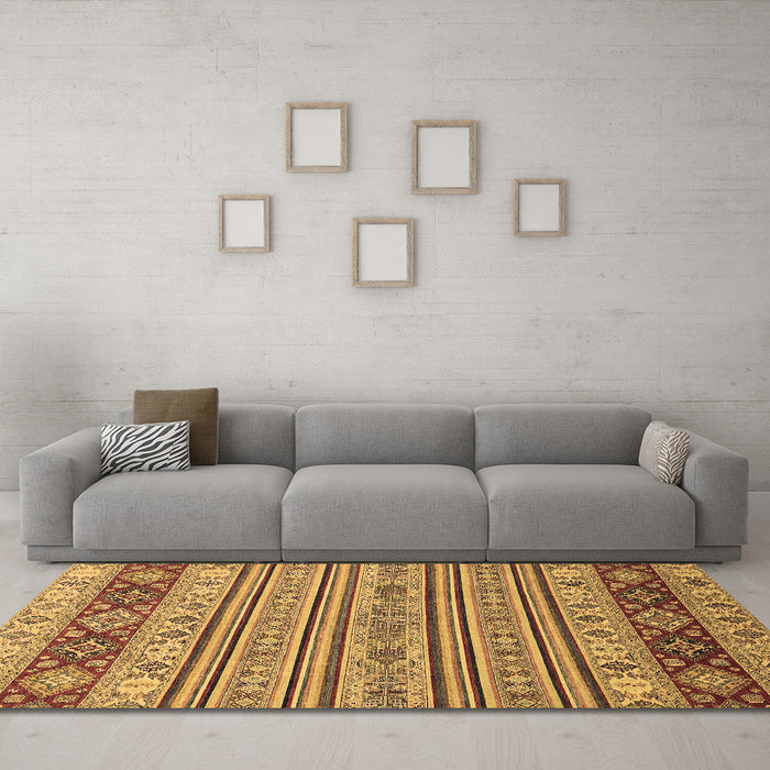Machine Washable Abstract Brown Modern Rug in a Living Room,, wshabs2579brn