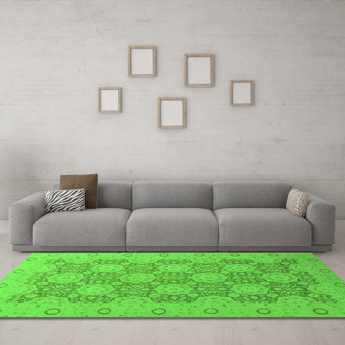 Machine Washable Oriental Green Traditional Area Rugs in a Living Room,, wshabs2581grn