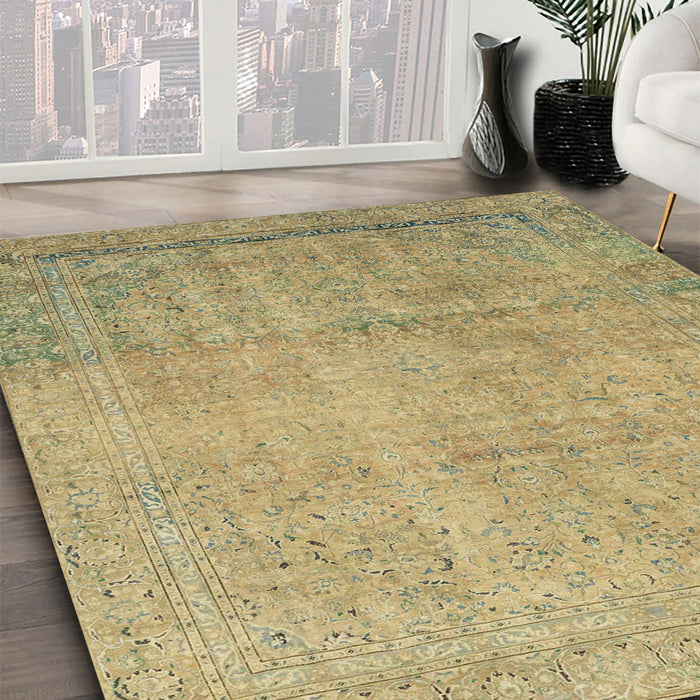Abstract Metallic Gold Modern Rug in Family Room, abs2585