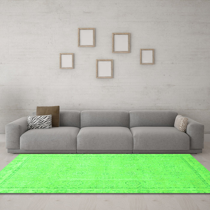 Machine Washable Abstract Green Modern Area Rugs in a Living Room,, wshabs2589grn