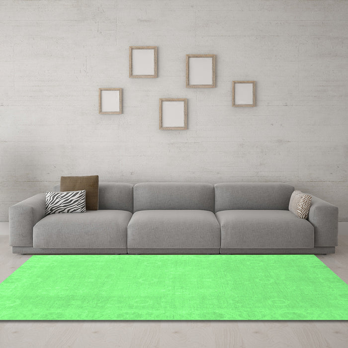 Machine Washable Abstract Emerald Green Modern Area Rugs in a Living Room,, wshabs2590emgrn