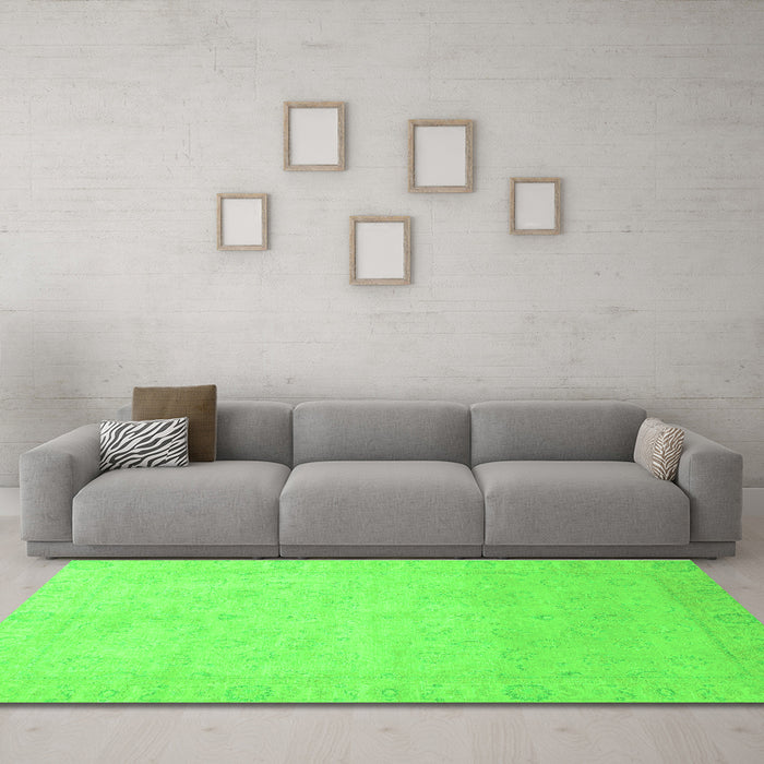 Machine Washable Abstract Green Modern Area Rugs in a Living Room,, wshabs2595grn