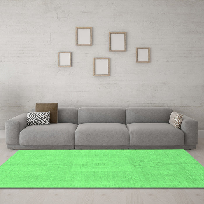 Machine Washable Abstract Emerald Green Modern Area Rugs in a Living Room,, wshabs2599emgrn