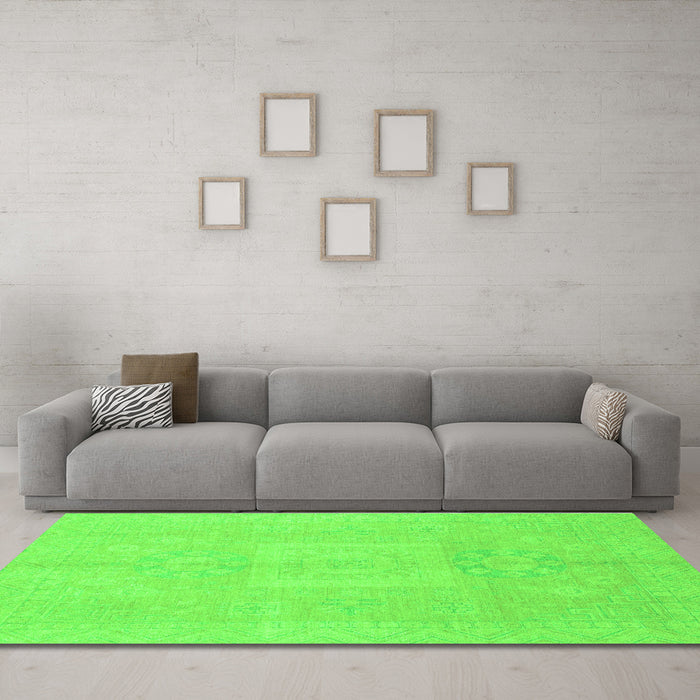 Machine Washable Abstract Green Modern Area Rugs in a Living Room,, wshabs2599grn