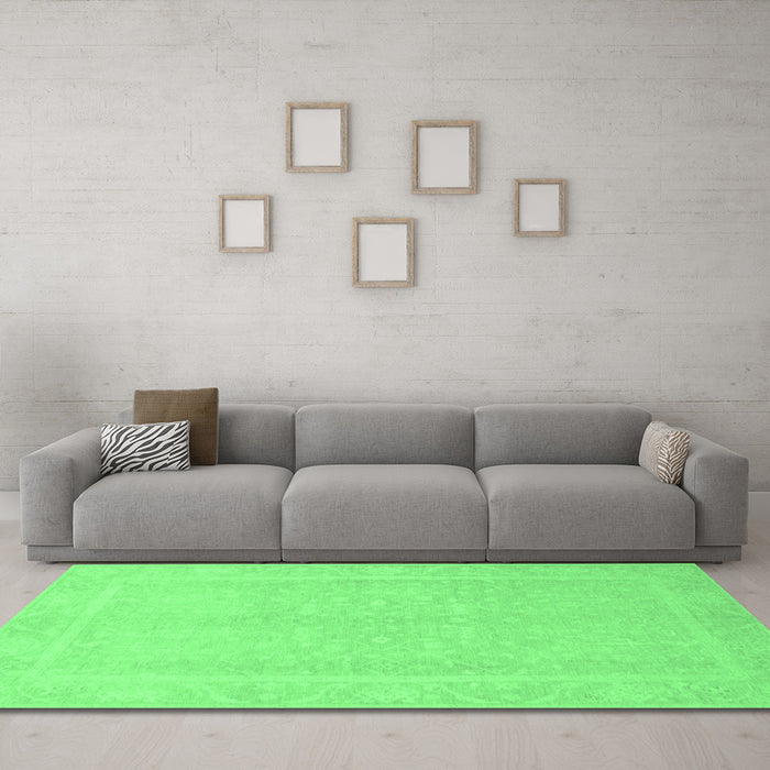 Machine Washable Abstract Emerald Green Modern Area Rugs in a Living Room,, wshabs2603emgrn
