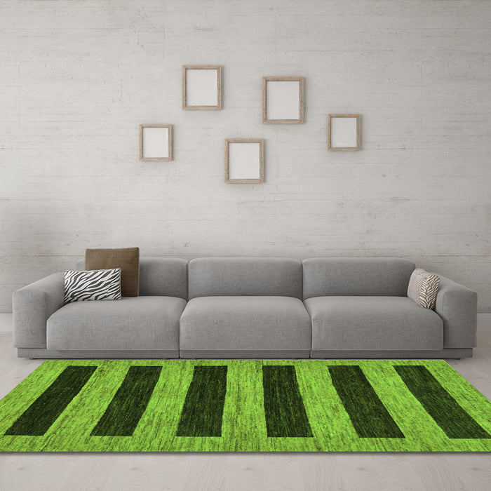 Machine Washable Abstract Green Modern Area Rugs in a Living Room,, wshabs260grn