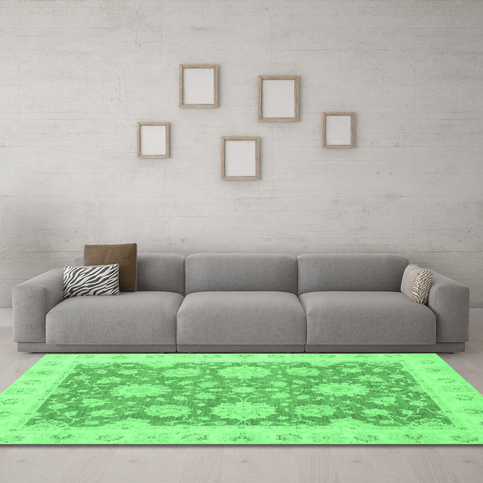 Machine Washable Oriental Emerald Green Traditional Area Rugs in a Living Room,, wshabs2614emgrn