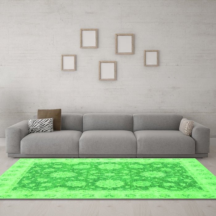Machine Washable Oriental Green Traditional Area Rugs in a Living Room,, wshabs2614grn