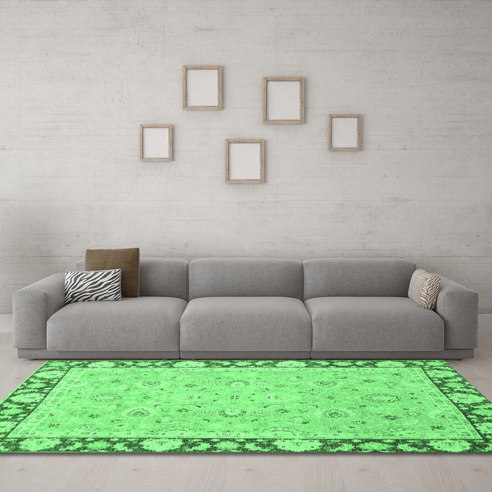 Machine Washable Oriental Emerald Green Traditional Area Rugs in a Living Room,, wshabs2615emgrn