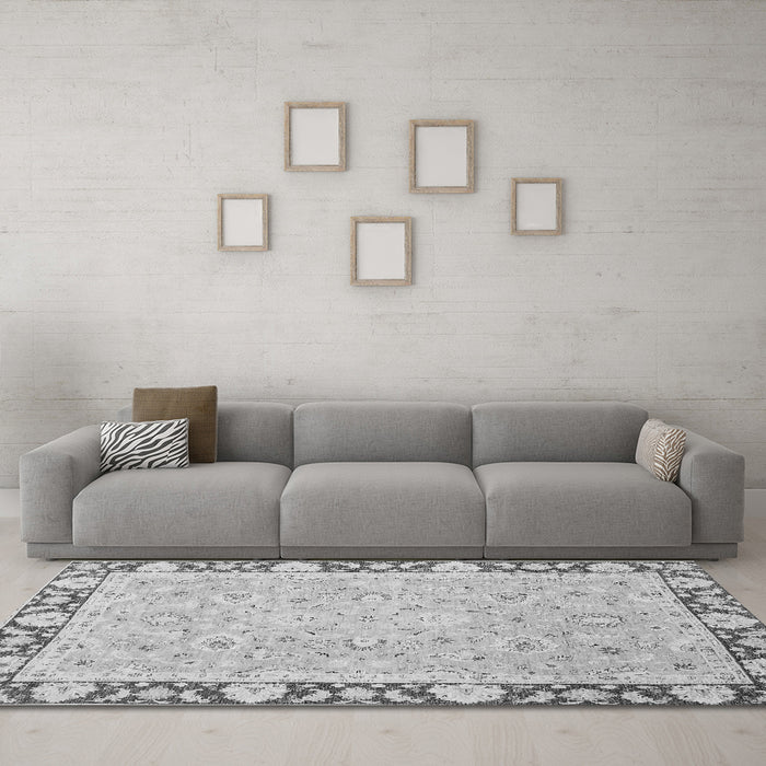 Machine Washable Oriental Gray Traditional Rug in a Living Room,, wshabs2615gry