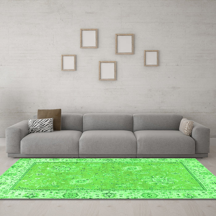 Machine Washable Oriental Green Traditional Area Rugs in a Living Room,, wshabs2619grn