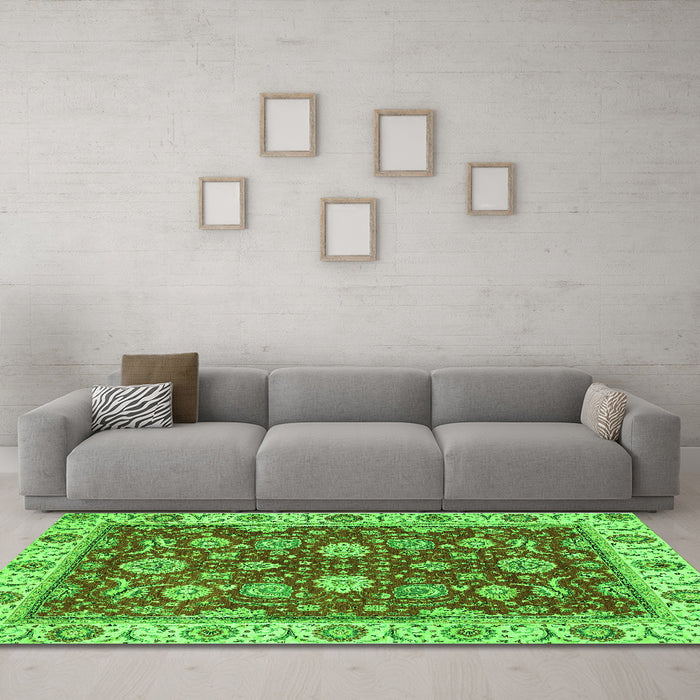 Machine Washable Oriental Green Traditional Area Rugs in a Living Room,, wshabs2621grn