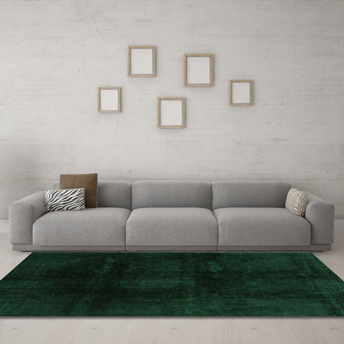 Machine Washable Oriental Green Modern Area Rugs in a Living Room,, wshabs2629grn