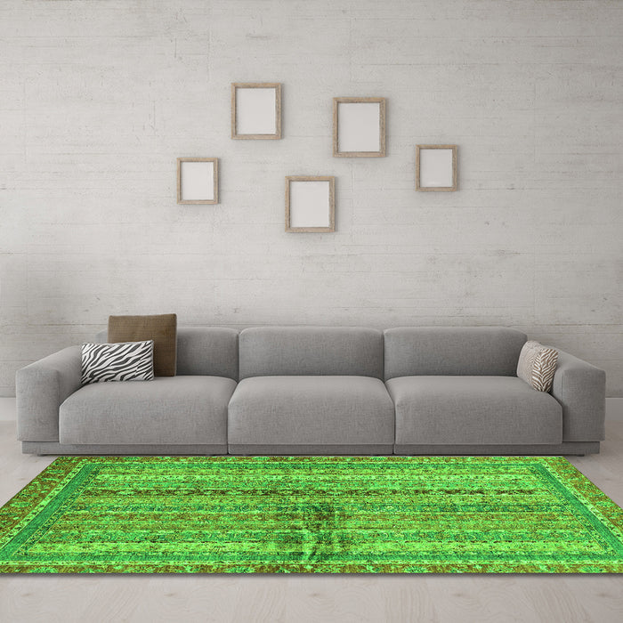 Machine Washable Oriental Green Modern Area Rugs in a Living Room,, wshabs2631grn
