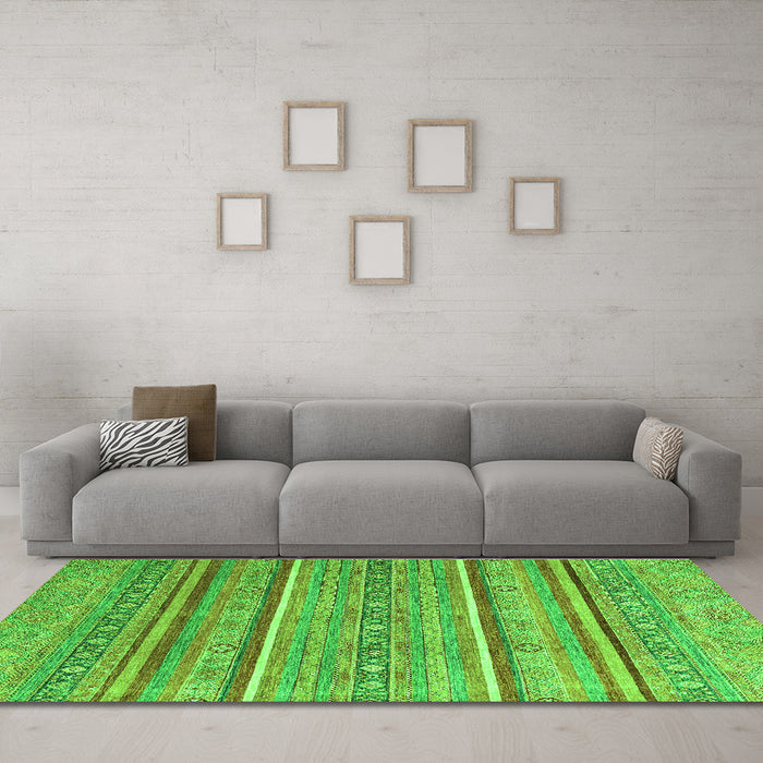 Machine Washable Oriental Green Modern Area Rugs in a Living Room,, wshabs2634grn