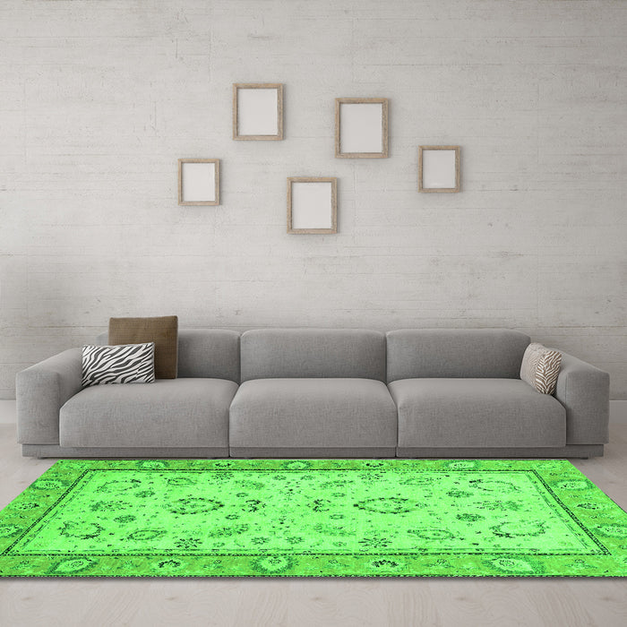 Machine Washable Oriental Green Modern Area Rugs in a Living Room,, wshabs2636grn