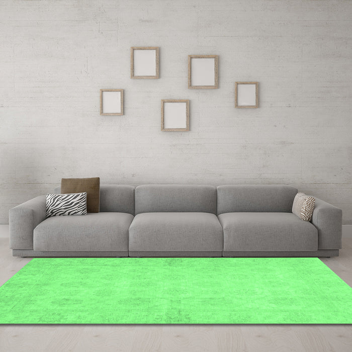 Machine Washable Oriental Emerald Green Modern Area Rugs in a Living Room,, wshabs2638emgrn
