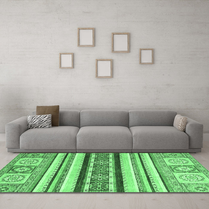 Machine Washable Oriental Emerald Green Modern Area Rugs in a Living Room,, wshabs2639emgrn