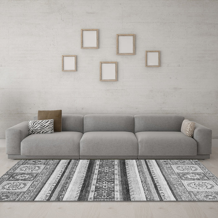 Machine Washable Oriental Gray Modern Rug in a Living Room,, wshabs2639gry