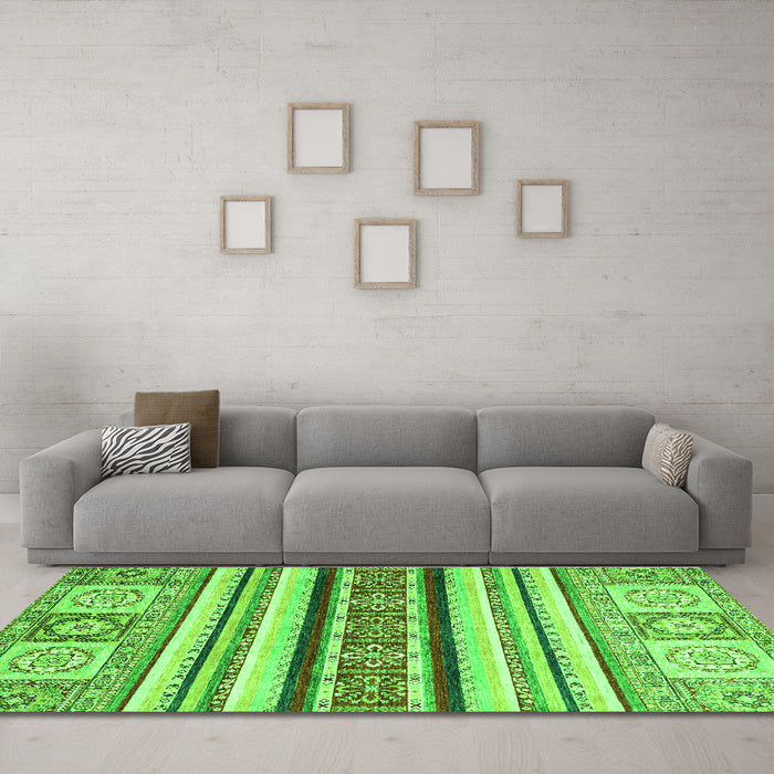 Machine Washable Oriental Green Modern Area Rugs in a Living Room,, wshabs2639grn
