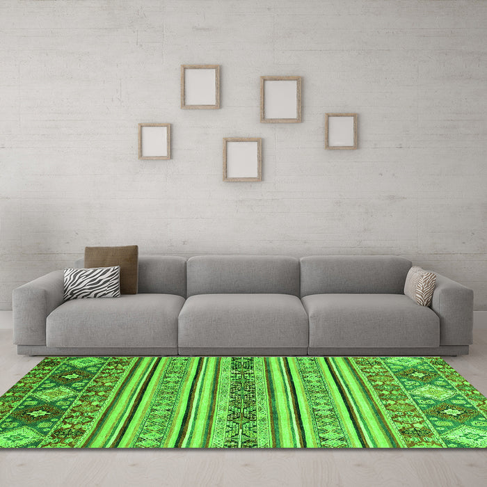 Machine Washable Oriental Green Modern Area Rugs in a Living Room,, wshabs2641grn