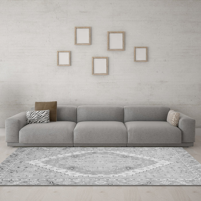 Machine Washable Oriental Gray Modern Rug in a Living Room,, wshabs2643gry