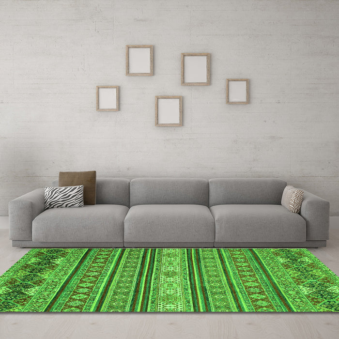 Machine Washable Oriental Green Modern Area Rugs in a Living Room,, wshabs2656grn