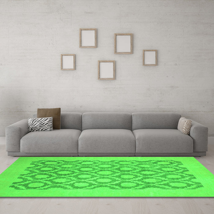 Machine Washable Oriental Green Traditional Area Rugs in a Living Room,, wshabs2664grn