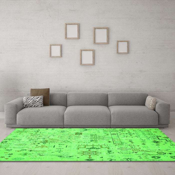 Machine Washable Abstract Green Modern Area Rugs in a Living Room,, wshabs2669grn