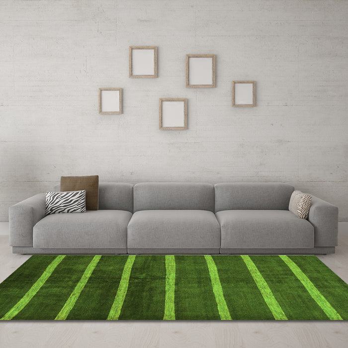 Machine Washable Oriental Green Modern Area Rugs in a Living Room,, wshabs266grn