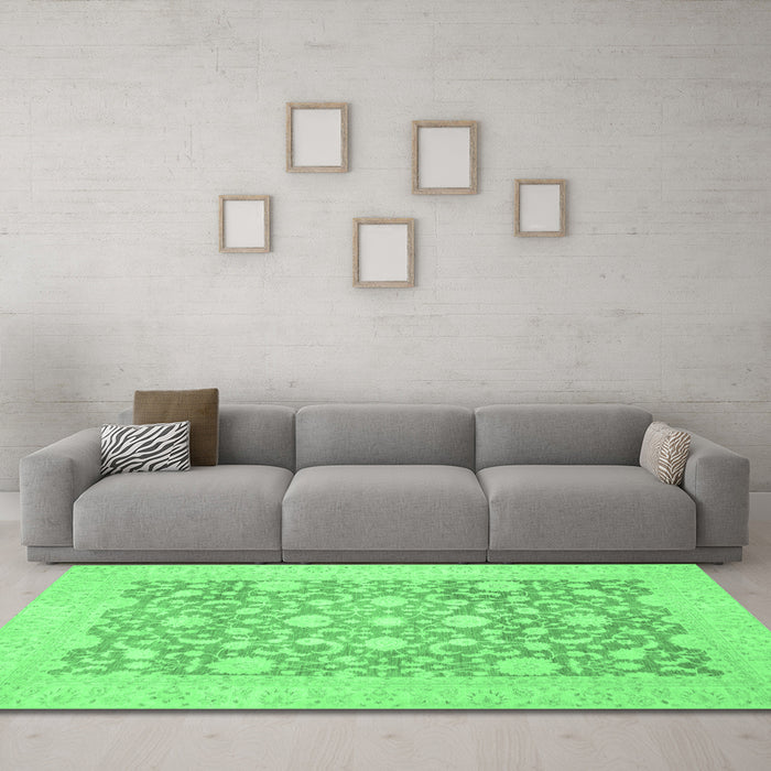 Machine Washable Oriental Emerald Green Traditional Area Rugs in a Living Room,, wshabs2676emgrn