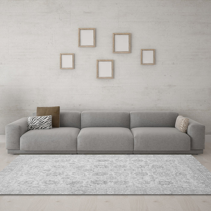 Machine Washable Oriental Gray Traditional Rug in a Living Room,, wshabs2677gry