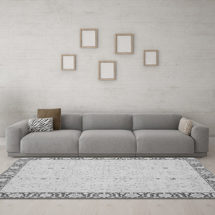 Machine Washable Oriental Gray Traditional Rug in a Living Room,, wshabs2680gry