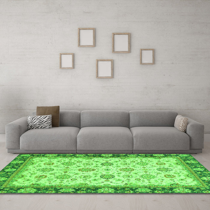 Machine Washable Oriental Green Traditional Area Rugs in a Living Room,, wshabs2695grn