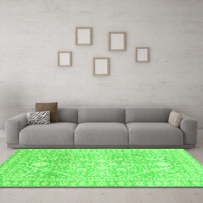 Machine Washable Oriental Green Traditional Area Rugs in a Living Room,, wshabs2697grn