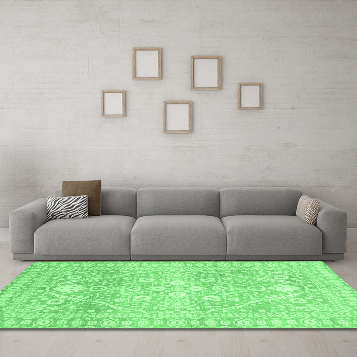 Machine Washable Oriental Emerald Green Traditional Area Rugs in a Living Room,, wshabs2697emgrn