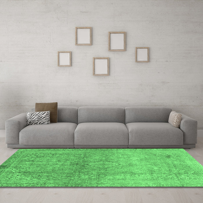 Machine Washable Oriental Emerald Green Traditional Area Rugs in a Living Room,, wshabs2712emgrn