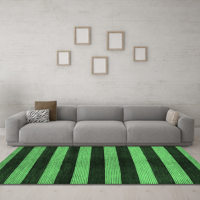 Machine Washable Oriental Emerald Green Modern Area Rugs in a Living Room,, wshabs271emgrn