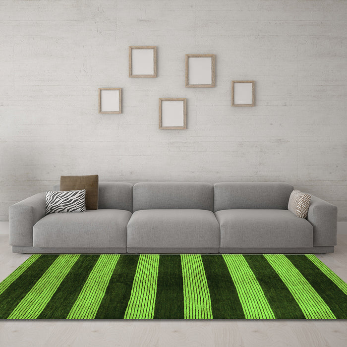 Machine Washable Oriental Green Modern Area Rugs in a Living Room,, wshabs271grn
