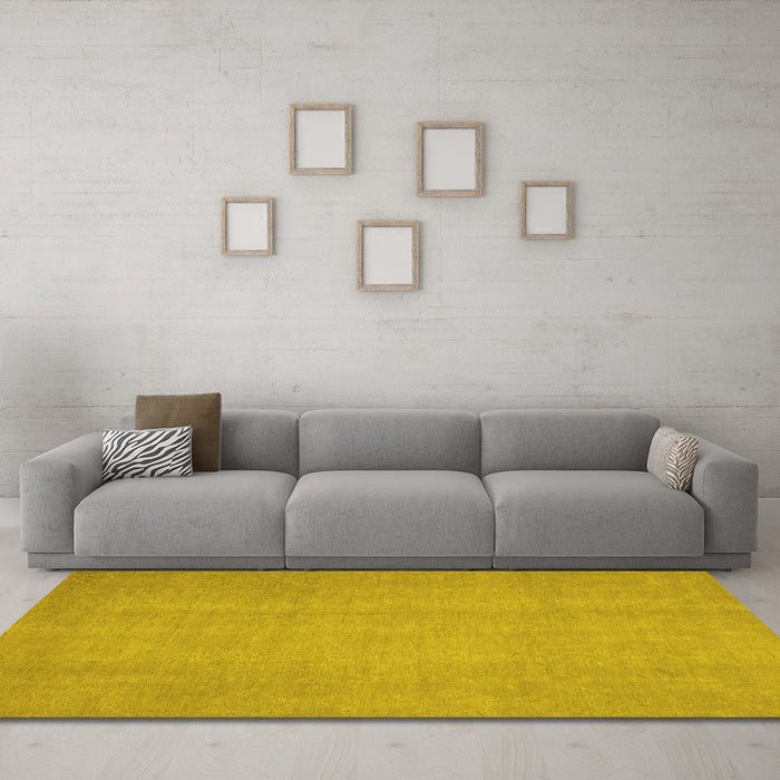 Machine Washable Abstract Yellow Modern Rug in a Living Room, wshabs2725yw
