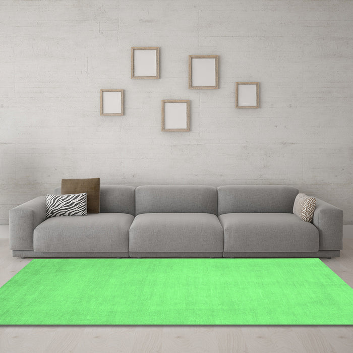 Machine Washable Abstract Emerald Green Modern Area Rugs in a Living Room,, wshabs2726emgrn
