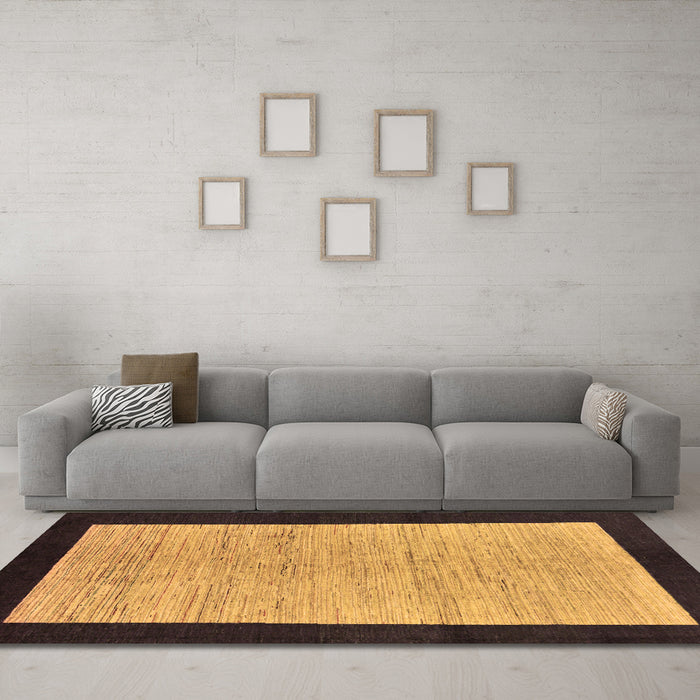 Machine Washable Oriental Brown Modern Rug in a Living Room,, wshabs272brn