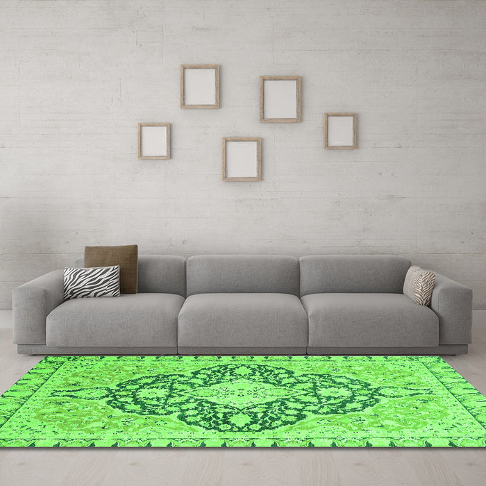 Machine Washable Geometric Green Traditional Area Rugs in a Living Room,, wshabs2732grn