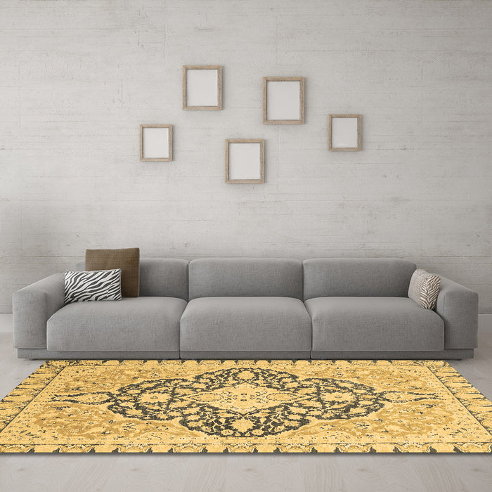 Machine Washable Geometric Brown Traditional Rug in a Living Room,, wshabs2732brn
