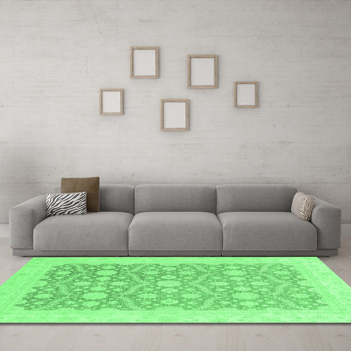Machine Washable Oriental Emerald Green Traditional Area Rugs in a Living Room,, wshabs2736emgrn